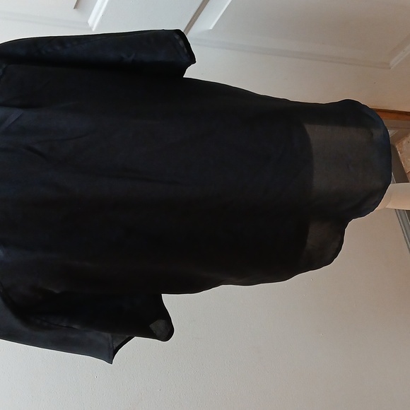 Woman's Top - Picture 2 of 5